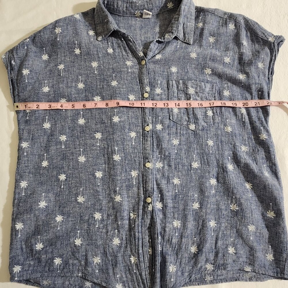 Old Navy Women's Large Denim Linen Blend Palm Tree Button-Down Tie-Front Shirt - Picture 13 of 16
